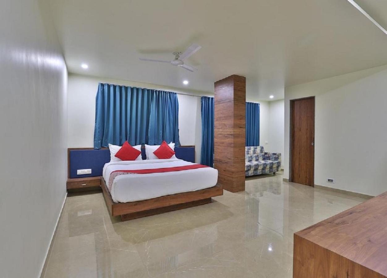 Dwārka Hotel Kuber מראה חיצוני תמונה